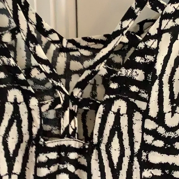 NWOT blouse size 2X from the maker, AVA & VIV - Picture 4 of 4